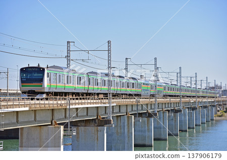 東海道本線茅崎平塚JR東3000系列E233 3000 U620編隊（小山） 137906179