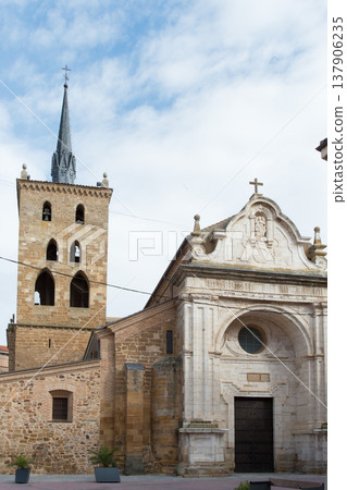 Santa Maria del Azogue, beautiful church in Benavente, Zamora Santa Maria del Azogue, beautiful church in Benavente, Zamora 137906235