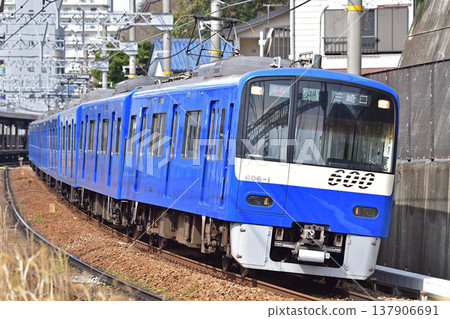 Keikyu Kurihama Line, Kita-Kurihama - Kurihama, Keikyu 600 series, train set 606 Keikyu Kurihama Line, Kita-Kurihama - Kurihama, Keikyu 600 series, train set 606 137906691
