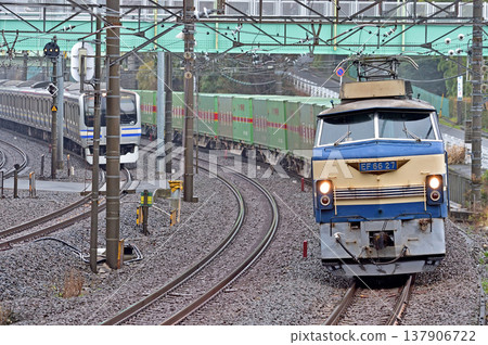 Tokaido Main Line, Higashi-Totsuka - Hodogaya, JR Freight EF66-27 (Suita), JR East E217 series Y-10 formation. Tokaido Main Line, Higashi-Totsuka - Hodogaya, JR Freight EF66-27 (Suita), JR East E217 series Y-10 formation. 137906722