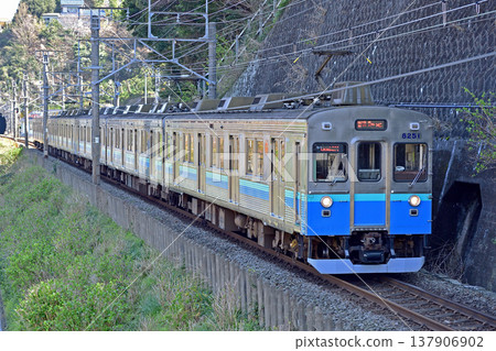 Ito Line, Ajiro - Izutaga, Izukyu Railway, 8000 series, TB-2 formation Ito Line, Ajiro - Izutaga, Izukyu Railway, 8000 series, TB-2 formation 137906902