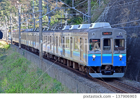 Ito Line, Ajiro - Izu-Taga, Izukyu Railway, 8000 series, TA-4 formation Ito Line, Ajiro - Izu-Taga, Izukyu Railway, 8000 series, TA-4 formation 137906903