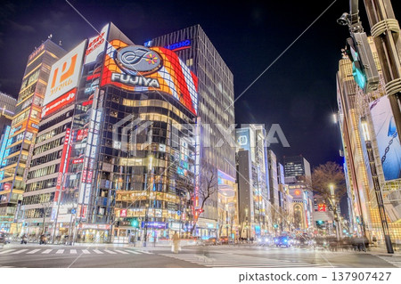 Night view of Ginza, Tokyo (Sukiyabashi intersection) 137907427