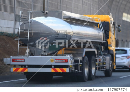 坦克卡車 137907774