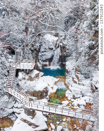 Yumori Valley (winter): Ryujin Falls Yumori Valley (winter): Ryujin Falls 137912843