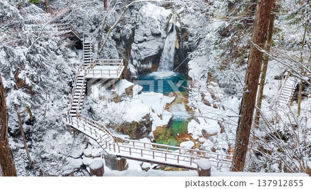 Yumori Valley (winter): Ryujin Falls 137912855
