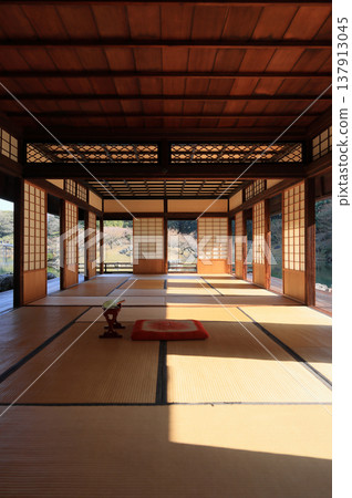 從菊月亭看特別風景名勝區“瑞瑟林花園”南湖 137913045