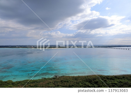 The crystal-clear sea and Kurima Bridge as seen from Ryugujo Observatory The crystal-clear sea and Kurima Bridge as seen from Ryugujo Observatory 137913083