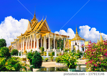 The magnificent view of the Royal Palace in Phnom Penh The magnificent view of the Royal Palace in Phnom Penh 137913146