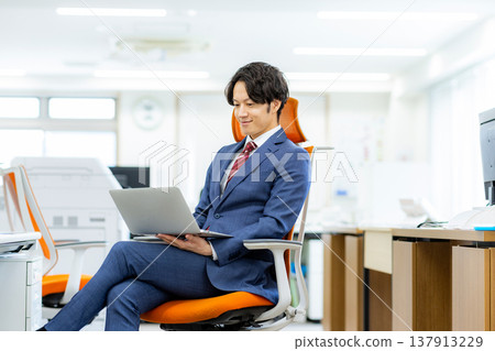 辦公室商人 137913229