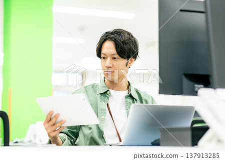 一名工程師 一名工程師 137913285