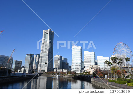 橫濱港未來21號及秋景 橫濱港未來21號及秋景 137913659