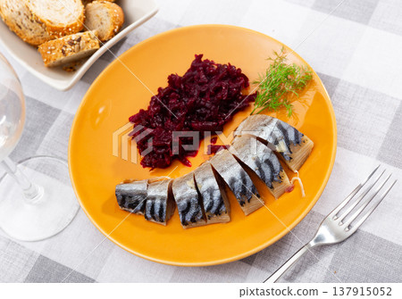 Appetizing mackerel with beetroot 137915052