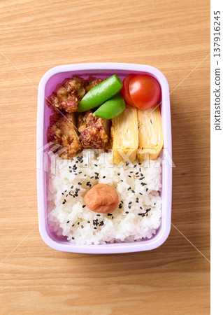 Children's lunch box 137916245