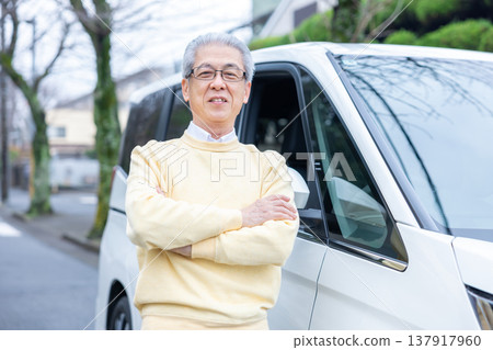 老年駕駛肖像 老年駕駛肖像 137917960