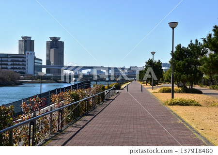 東京江東區豐洲 Gururi 公園步道和東雲運河 137918480