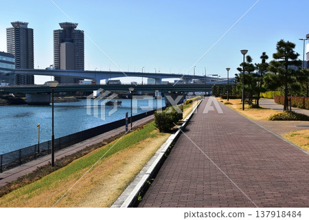 東京江東區豐洲 Gururi 公園步道和東雲運河 137918484