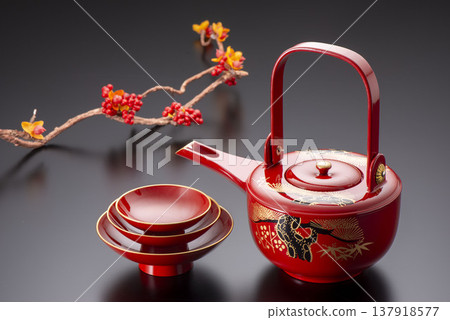 Vermilion lacquered sake set (Toso set): Lacquered sake cups and bowls for New Year's celebrations, traditional Japanese lacquerware. 137918577
