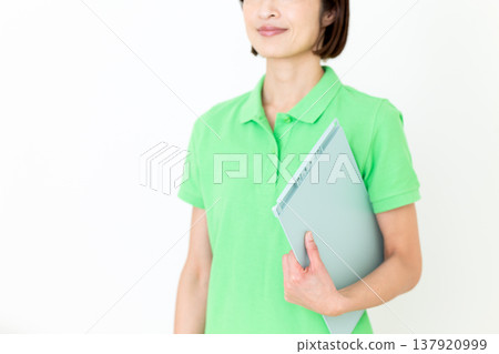 中年女性認證護理員 中年女性認證護理員 137920999