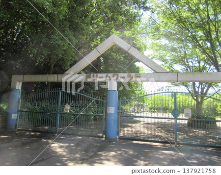 公園內設置的招牌 137921758