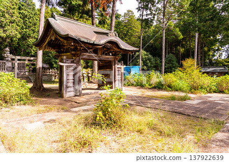 島根縣松江市松江藩主鬆平氏的家寺－月勝寺的秋景 137922639
