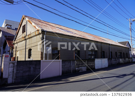 位於橫須賀市田浦地區的日本帝國海軍舊工廠(原鍛造廠辦公大樓)遺址。 位於橫須賀市田浦地區的日本帝國海軍舊工廠(原鍛造廠辦公大樓)遺址。 137922936