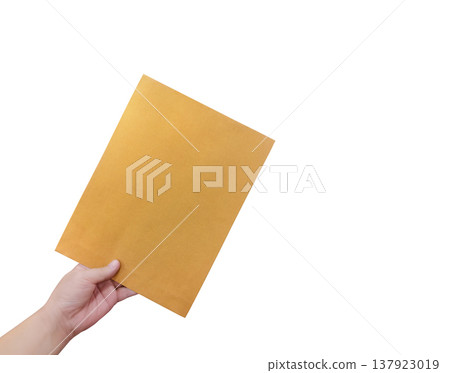 A blank brown kraft paper envelope with a handle. A blank brown kraft paper envelope with a handle. 137923019