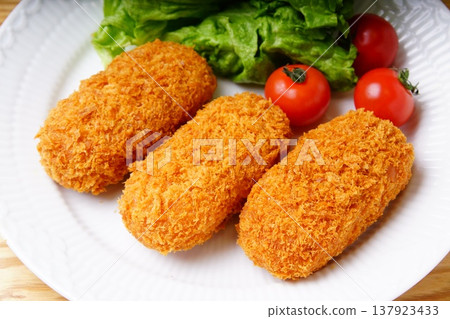 Crab cream croquette 137923433