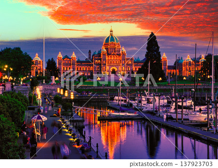 維多利亞州議會大廈夜景 維多利亞州議會大廈夜景 137923703