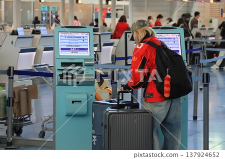 購票、自動值機 機場值機手續 137924652
