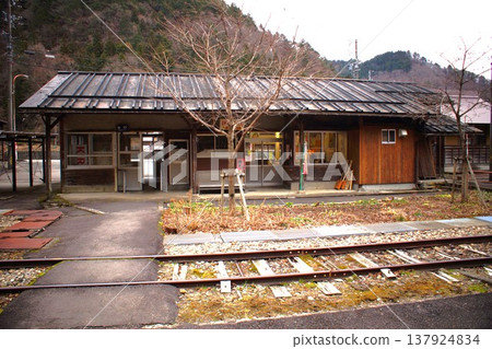 Scenery along the Nagara River Railway: Hokuno Station 137924834