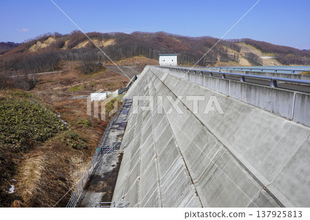 Viewing the Atsuhoro Dam from the left bank. Viewing the Atsuhoro Dam from the left bank. 137925813