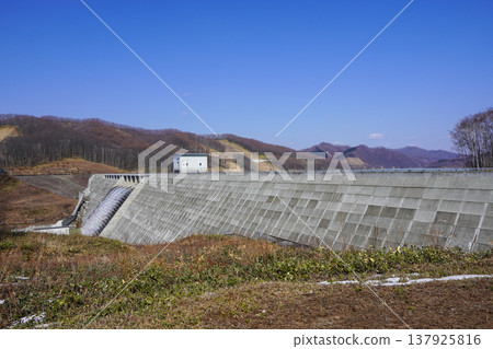 Viewing the Atsuhoro Dam from the left bank. Viewing the Atsuhoro Dam from the left bank. 137925816