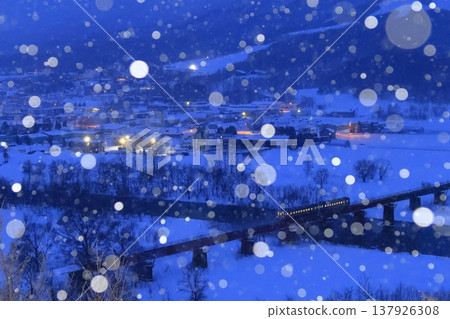 雪花飄落在根室本線上 雪花飄落在根室本線上 137926308