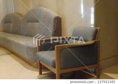 hotel lobby 137931385