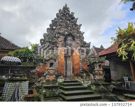 Bali Ubud Royal Palace 137932714