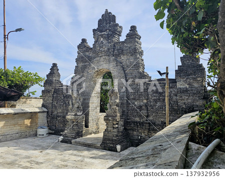 Bali Uluwatu Temple 137932956