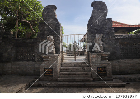 Bali Uluwatu Temple 137932957