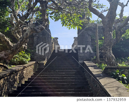 Bali Uluwatu Temple 137932959