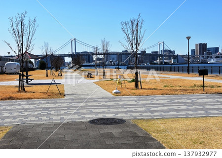 Toyosu Gururi Park walking path and Rainbow Bridge, Koto Ward, Tokyo Toyosu Gururi Park walking path and Rainbow Bridge, Koto Ward, Tokyo 137932977