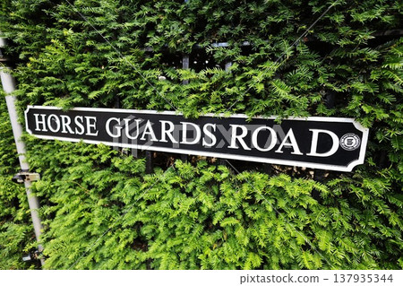 英國倫敦皇家騎兵衛隊路標 137935344
