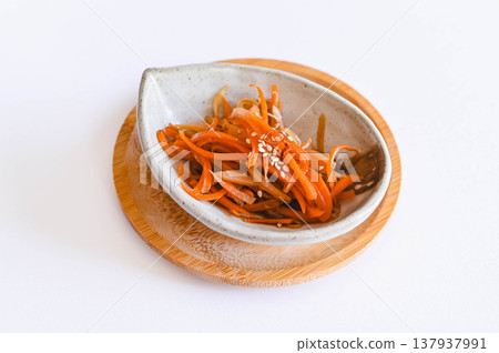 Kinpira radish and carrots made in the microwave Kinpira radish and carrots made in the microwave 137937991
