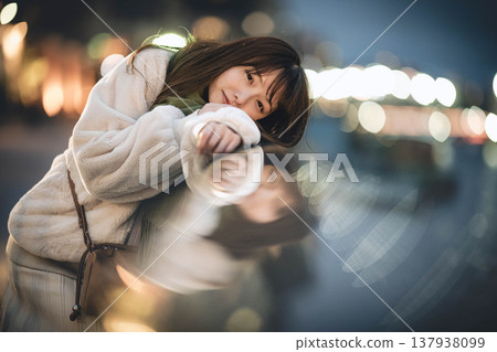Night view and young woman Night view and young woman 137938099
