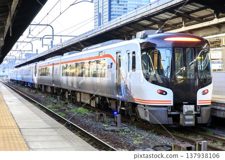HC85 series Limited Express Hida stopped at Nagoya Station HC85 series Limited Express Hida stopped at Nagoya Station 137938106
