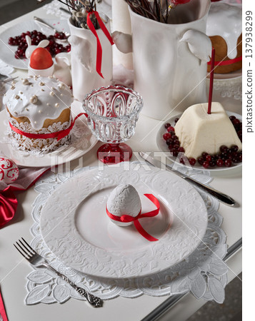 Luxury catering dessert presentation with crystal glassware Luxury catering dessert presentation with crystal glassware 137938299
