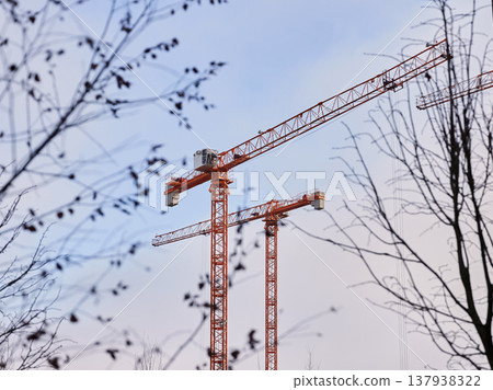 Industrial silhouettes highlight city development progress Industrial silhouettes highlight city development progress 137938322