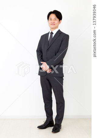 Middle-aged male businessman in a suit 137939346