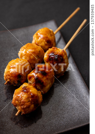 美味的烤雞肉丸 137939485