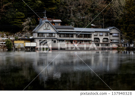 Yufuin, Japan - JANUARY 26, 2023: The landscape vintage resterant is beautiful and nature view lake at Kinrin lake, Yufuin, Japan 137940328