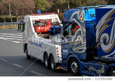 大型拖車 137950360